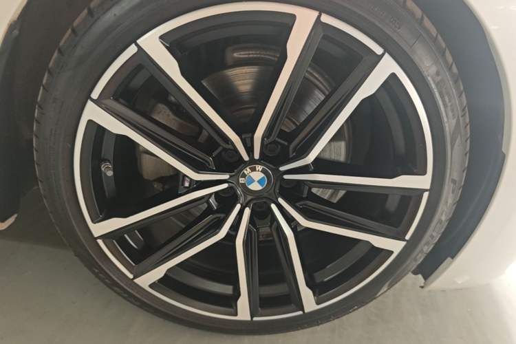 Used BMW 4 Series 2023 430i M Sport Night Edition Right Front Wheel Hub