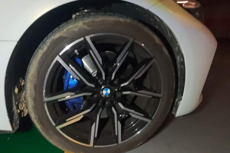Used BMW 4 Series 2023 430i Gran Coupe M Sport Night Edition Right Front Wheel Hub