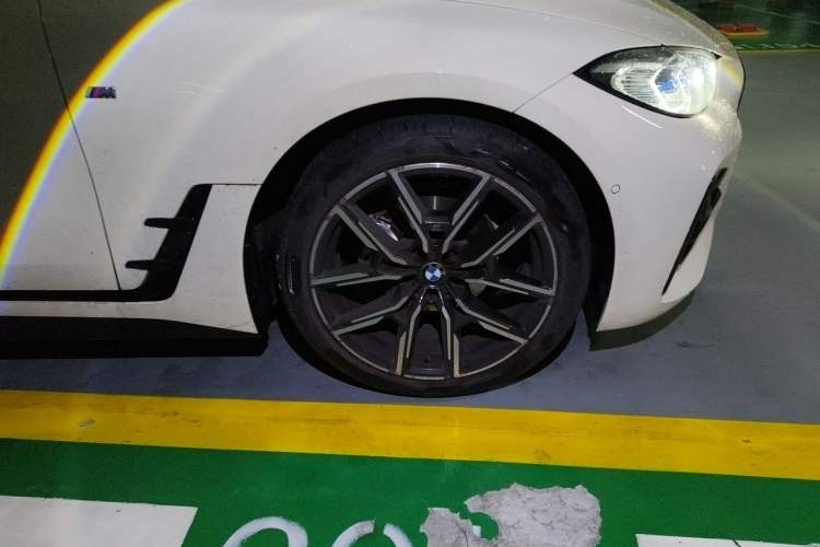 Used BMW 4 Series 2023 425i Gran Coupe M Sport Night Edition Package Right Front Wheel Hub