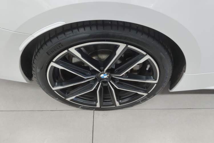 Used BMW 4 Series 2023 430i Convertible M Sport Night Edition Package Right Rear Wheel Hub