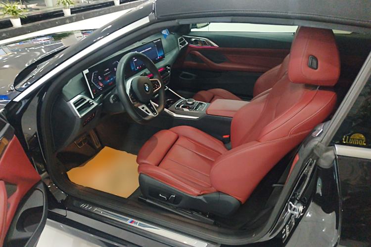 Used BMW 4 Series 2024 425i Convertible M Sport Package Driver Seat