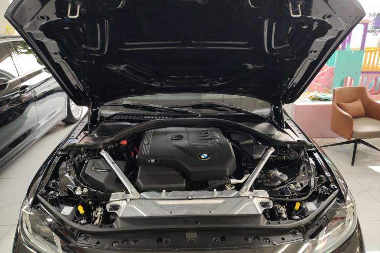 Used BMW 4 Series 2024 425i M Sport Package Engine Bay