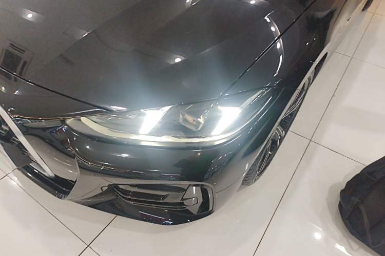 Used BMW 4 Series 2024 425i Convertible M Sport Package Left Front Headlight