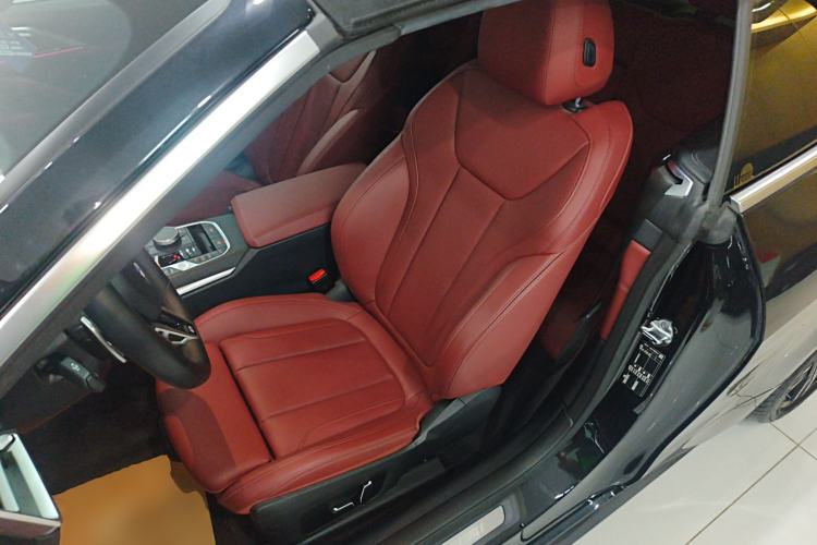 Used BMW 4 Series 2024 425i Convertible M Sport Package Left Front Seat