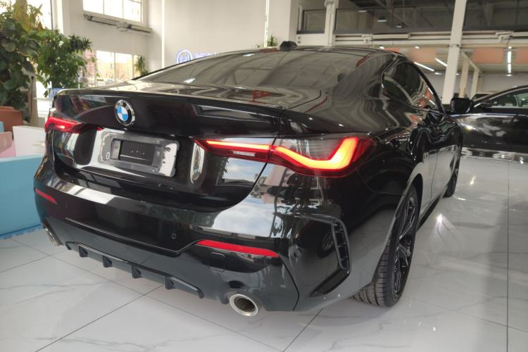 Used BMW 4 Series 2024 425i M Sport Package Rear Right 45 Deg
