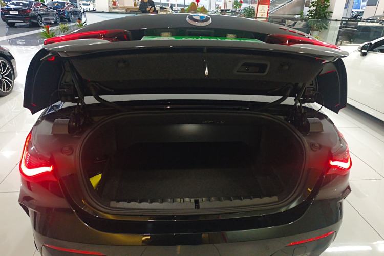 Used BMW 4 Series 2024 425i Convertible M Sport Package Trunk