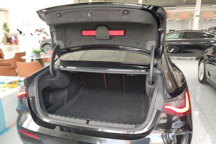 Used BMW 4 Series 2024 425i M Sport Package Trunk