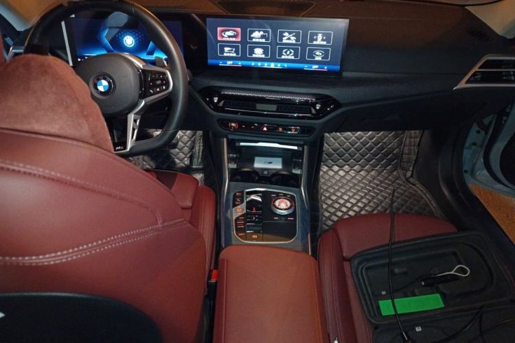 Used BMW 4 Series 2024 425i M Sport Package Center Console