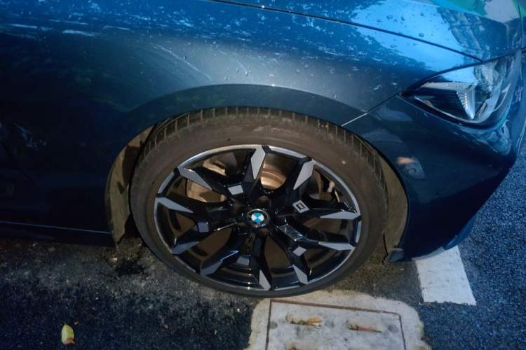 Used BMW 4 Series 2024 430i M Sport Night Edition Right Front Wheel Hub