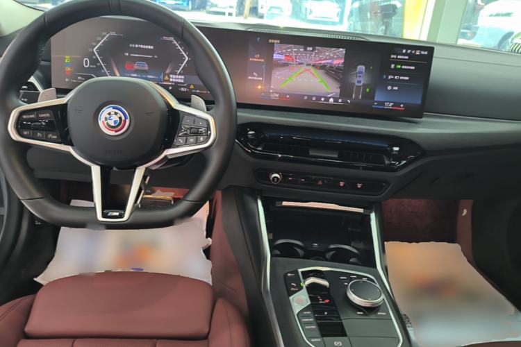 Used BMW 4 Series 2024 425i M Sport Package Center Console