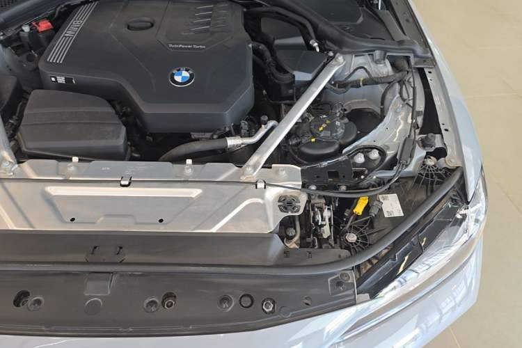 Used BMW 4 Series 2024 425i M Sport Package Engine Bay Left