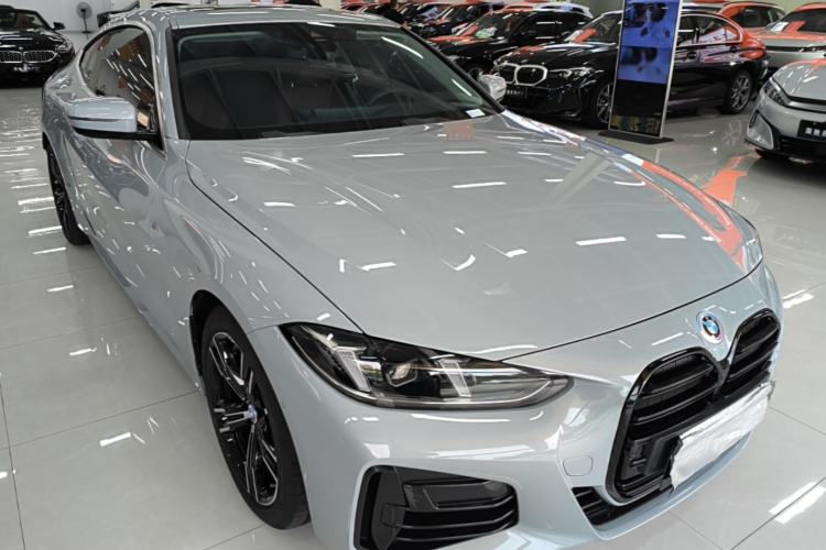 Used BMW 4 Series 2024 425i M Sport Package Front Right 45 Deg
