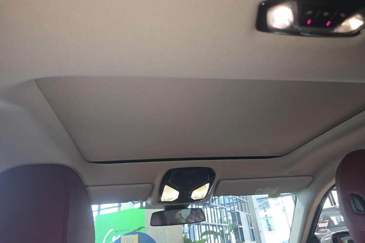 Used BMW 4 Series 2024 425i M Sport Package Headliner