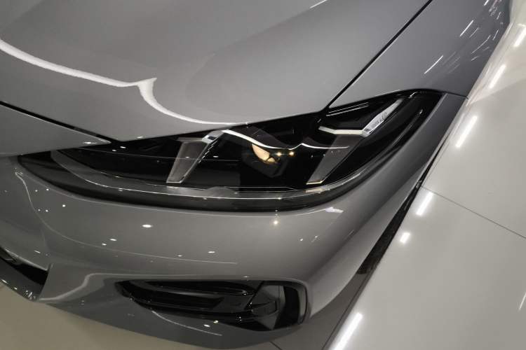 Used BMW 4 Series 2024 430i M Sport Night Edition Left Front Headlight