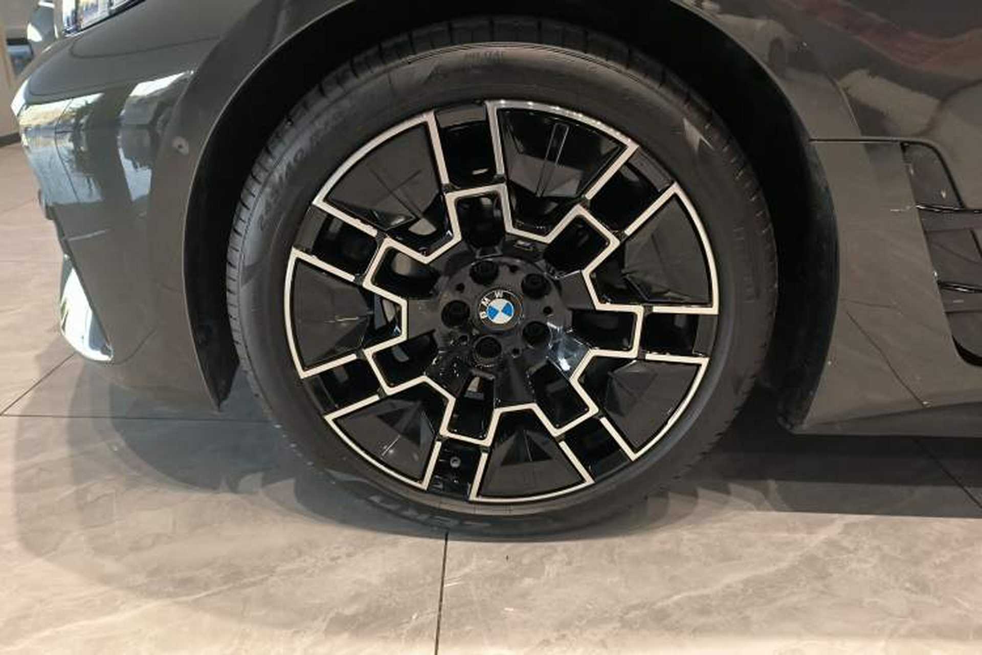 Used BMW 4 Series 2024 430i Gran Coupe M Sport Night Edition Package Left Front Wheel Hub