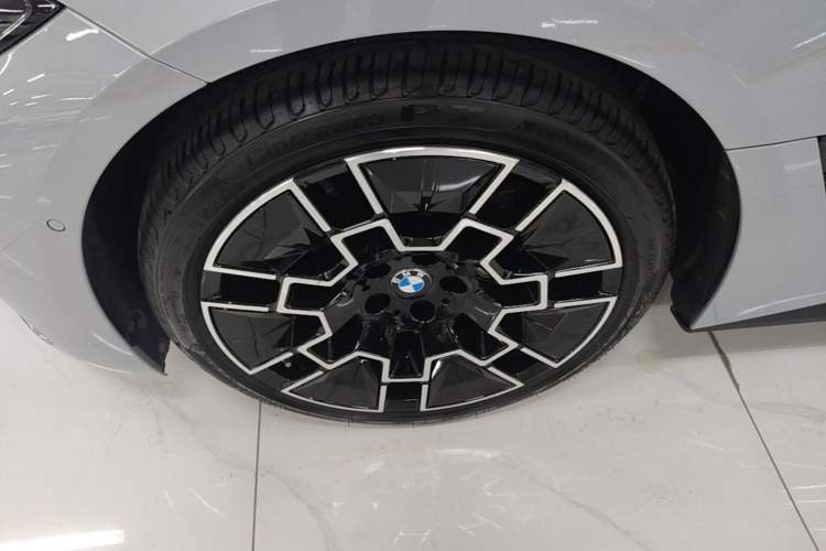 Used BMW 4 Series 2024 430i Gran Coupe M Sport Night Edition Package Left Front Wheel Hub