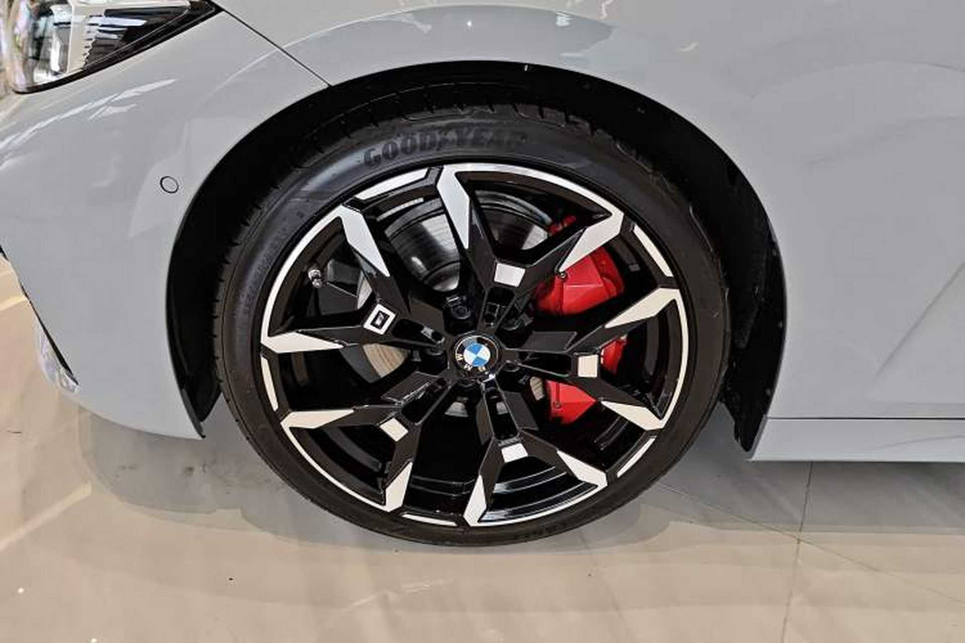 Used BMW 4 Series 2024 430i Convertible M Sport Night Edition Package Left Front Wheel Hub