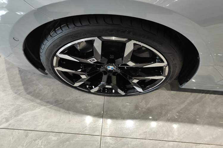 Used BMW 4 Series 2024 430i M Sport Night Edition Left Front Wheel Hub