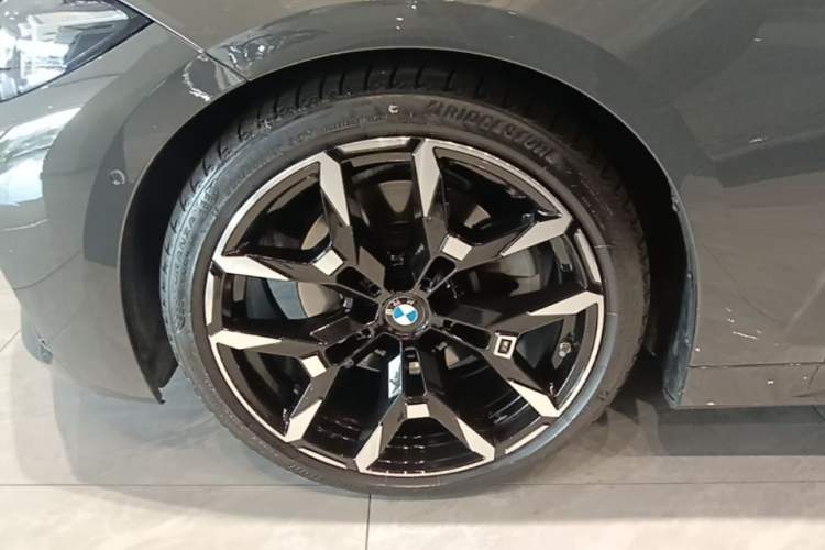 Used BMW 4 Series 2024 430i M Sport Night Edition Left Front Wheel Hub
