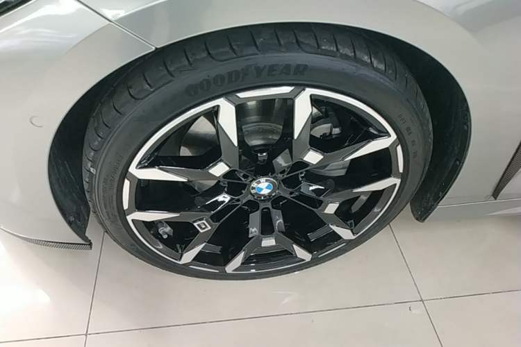 Used BMW 4 Series 2024 430i M Sport Night Edition Left Front Wheel Hub