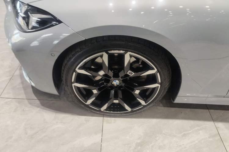 Used BMW 4 Series 2024 430i M Sport Night Edition Left Front Wheel Hub