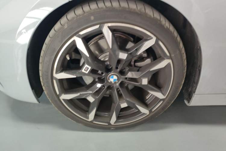 Used BMW 4 Series 2024 430i M Sport Night Edition Left Front Wheel Hub