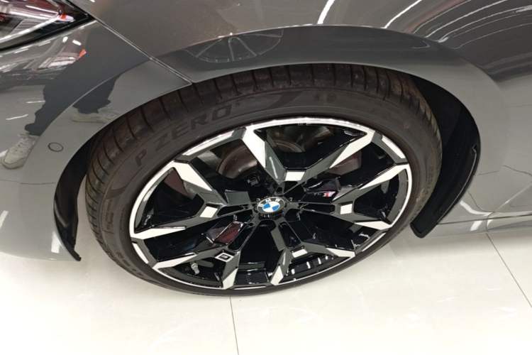 Used BMW 4 Series 2024 430i M Sport Night Edition Left Front Wheel Hub