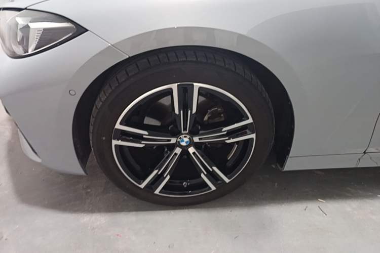 Used BMW 4 Series 2024 425i M Sport Package Left Front Wheel Hub