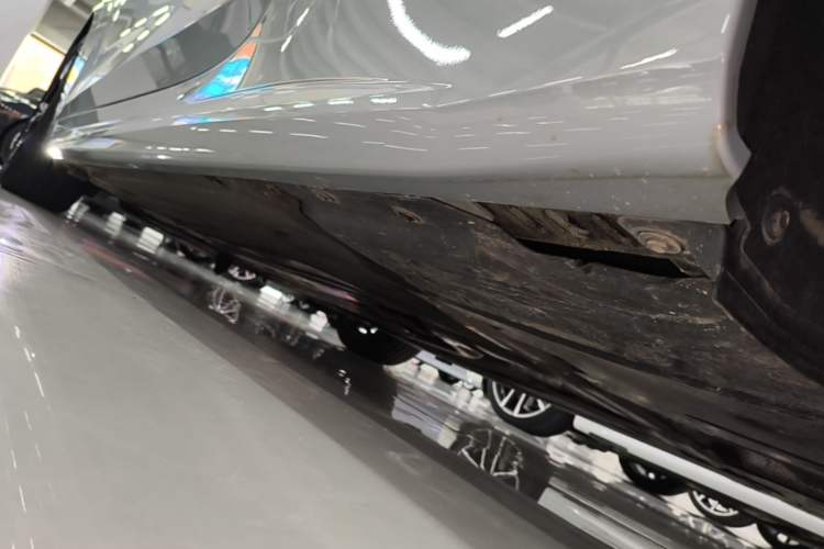 Used BMW 4 Series 2024 425i M Sport Package Left Side Sill