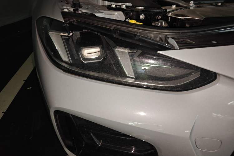 Used BMW 4 Series 2024 430i Convertible M Sport Night Edition Package Right Front Headlight
