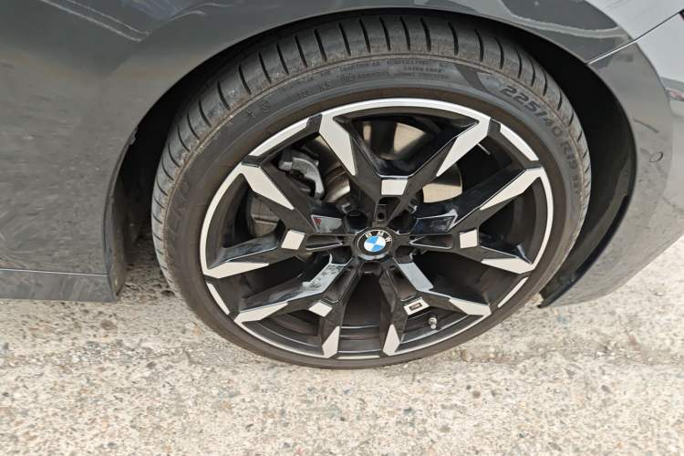 Used BMW 4 Series 2024 430i M Sport Night Edition Right Front Wheel Hub