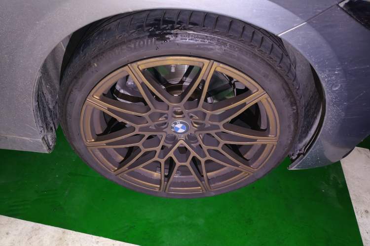 Used BMW 4 Series 2024 430i M Sport Night Edition Right Front Wheel Hub