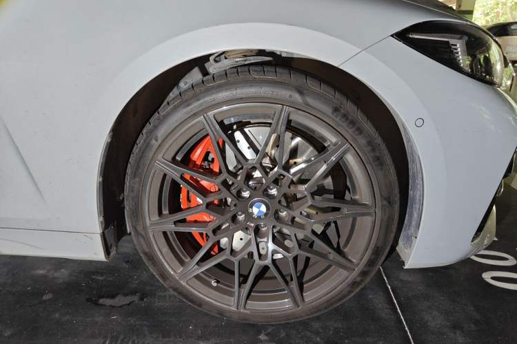 Used BMW 4 Series 2024 430i Convertible M Sport Night Edition Package Right Front Wheel Hub