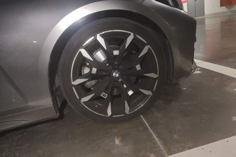 Used BMW 4 Series 2024 430i M Sport Night Edition Right Front Wheel Hub