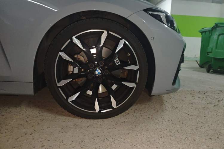 Used BMW 4 Series 2024 430i M Sport Night Edition Right Front Wheel Hub