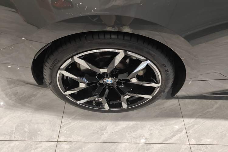 Used BMW 4 Series 2024 430i M Sport Night Edition Right Rear Wheel Hub