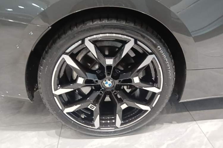 Used BMW 4 Series 2024 430i M Sport Night Edition Right Rear Wheel Hub
