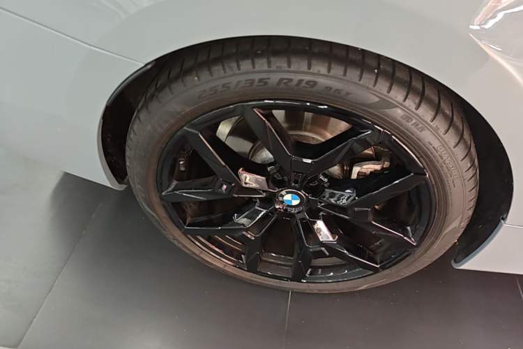 Used BMW 4 Series 2024 430i M Sport Night Edition Right Rear Wheel Hub