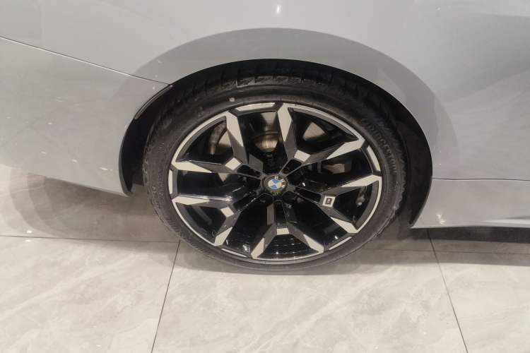 Used BMW 4 Series 2024 430i M Sport Night Edition Right Rear Wheel Hub