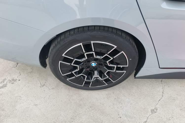 Used BMW 4 Series 2024 430i Gran Coupe M Sport Night Edition Package Right Rear Wheel Hub