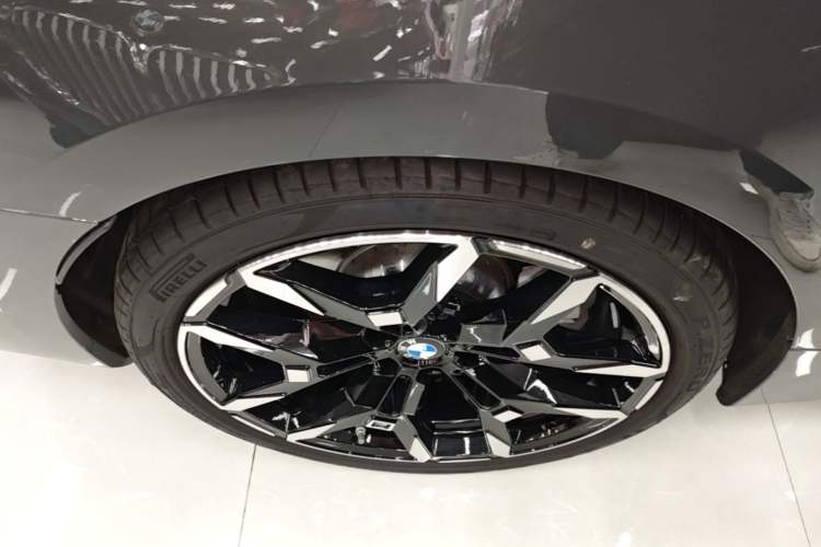 Used BMW 4 Series 2024 430i M Sport Night Edition Right Rear Wheel Hub