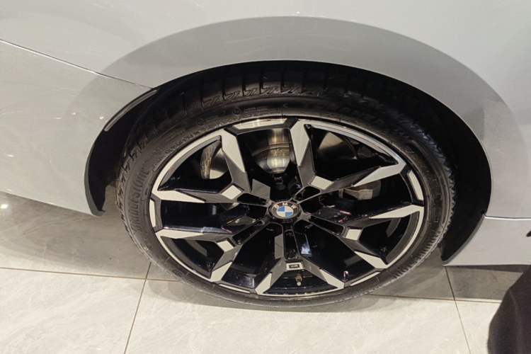 Used BMW 4 Series 2024 430i M Sport Night Edition Right Rear Wheel Hub