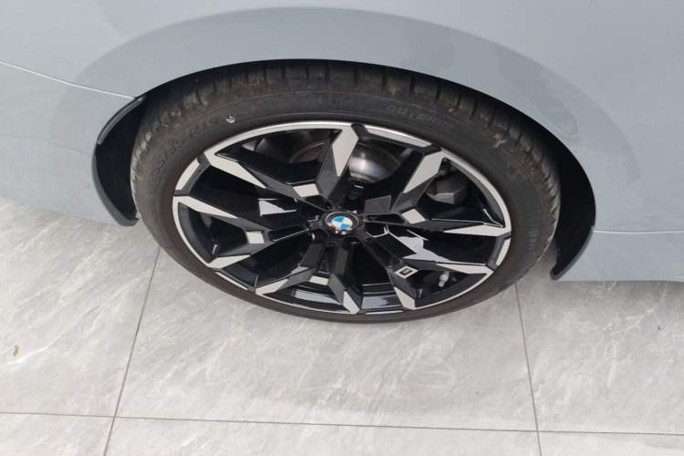 Used BMW 4 Series 2024 430i M Sport Night Edition Right Rear Wheel Hub