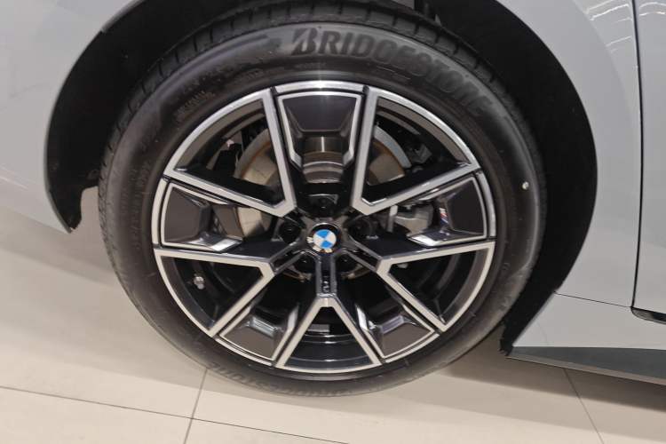 Used BMW 4 Series 2024 425i Gran Coupe M Sport Package Right Rear Wheel Hub