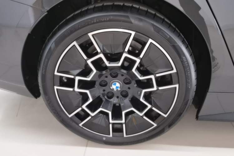 Used BMW 4 Series 2024 430i Gran Coupe M Sport Night Edition Package Right Rear Wheel Hub