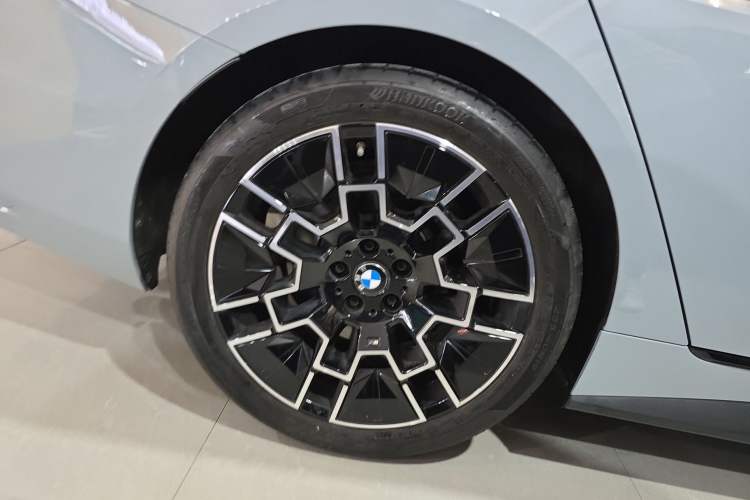 Used BMW 4 Series 2024 430i Gran Coupe M Sport Night Edition Package Right Rear Wheel Hub