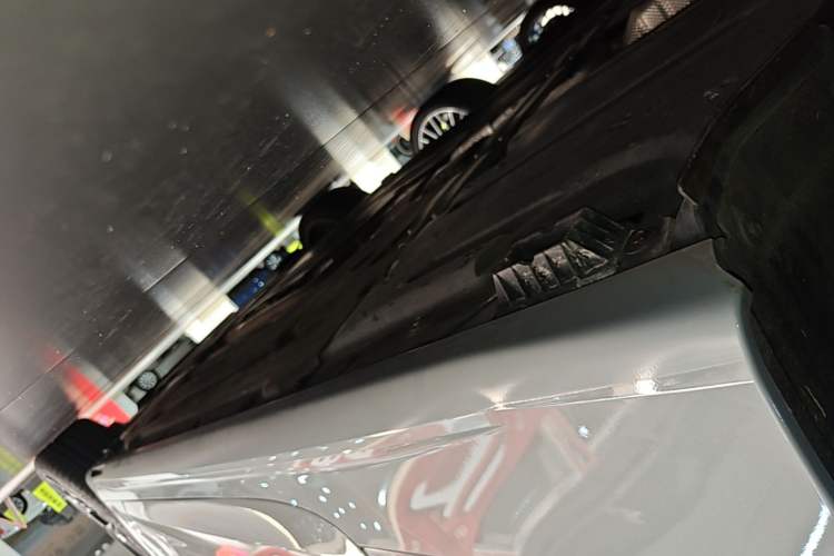 Used BMW 4 Series 2024 430i M Sport Night Edition Right Side Sill