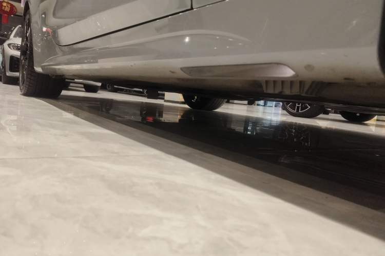Used BMW 4 Series 2024 430i M Sport Night Edition Right Side Sill