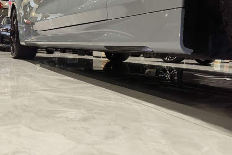Used BMW 4 Series 2024 430i M Sport Night Edition Right Side Sill