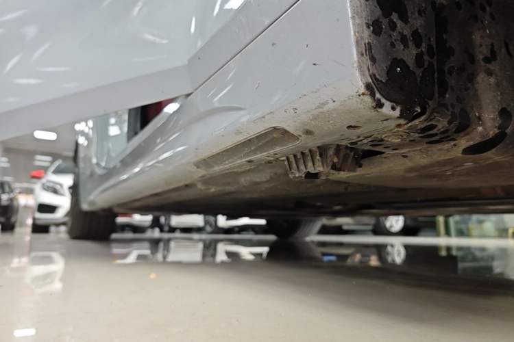 Used BMW 4 Series 2024 425i M Sport Package Right Side Sill